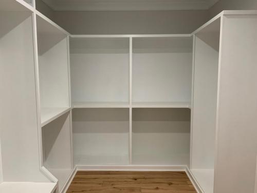 CustomPantriesMudRoom1